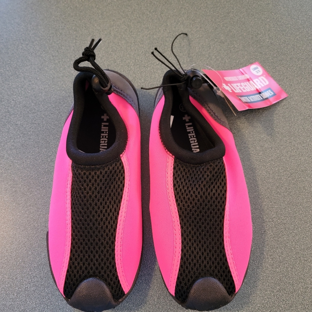 Girls Pink & Black Toggle pull Water Shoe Size 2/3 NWT - Picture 4 of 5